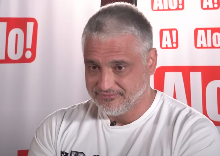 "TAJ DEČKO SE NE RAZDVAJA OD NJEGA" Čeda Jovanović se iselio iz stana posle razvoda, otkriveni novi detalji o njegovom životu!