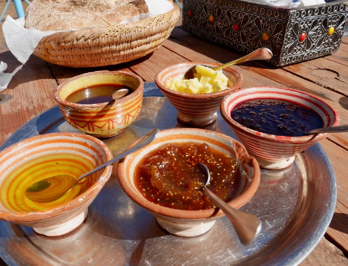 CREVA ĆE VAM RADITI KAO SAT Samo gutljaj ovog soka i zaboravićete na zatvor i loše varenje