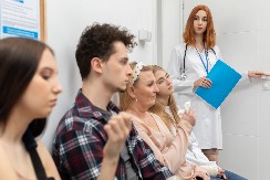 BAČKA PALANKA DODATNO STIMULIŠE ZRAVSTVENE RADNIKE Mladi lekari dobijaju stan i 30.000 dinara uz jedan uslov