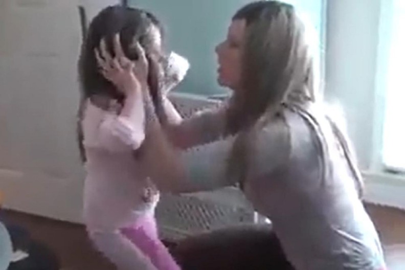 OVAJ KLIP SVAKE GODINE ŠERUJU SVE MAJKE Bacate petarde? Kada čujete krik ovog deteta, i vi ćete to prestati da radite (VIDEO)