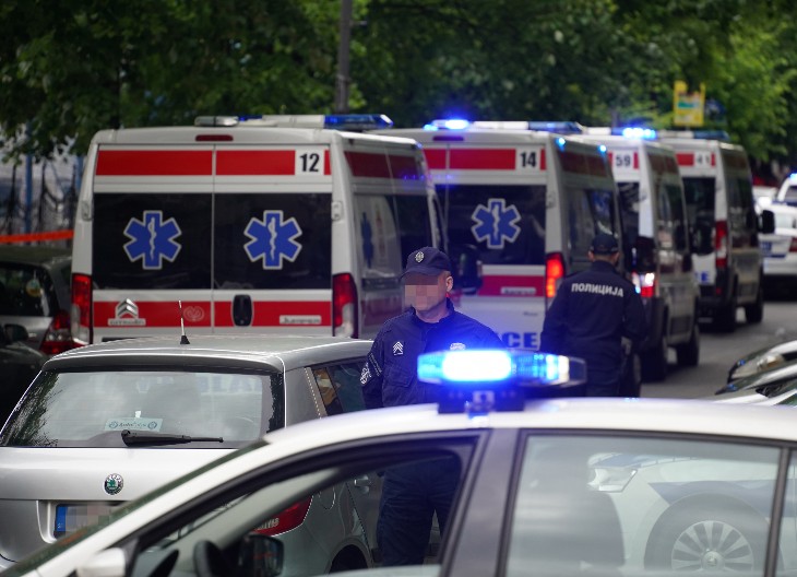 EVO U KAKVOM SU STANJU DECA POVREĐENA U NESREĆI Isplivali detalji sudara automobila i autobusa za prevoz dece na Ibarskoj