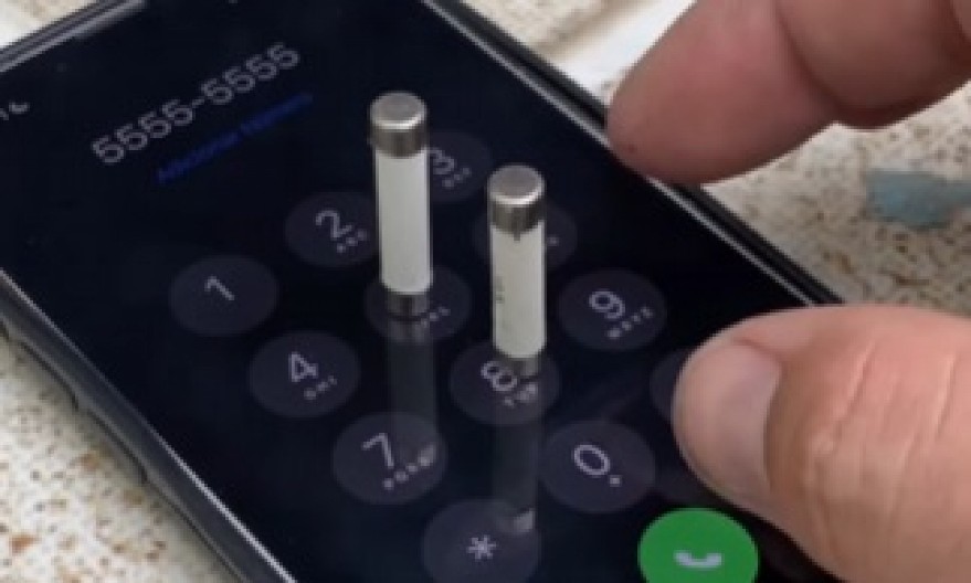 TESTIRAJTE DA LI VAM RADE OSIGURAČI ZA AUTO Sve što vam treba je pametni mobilni telefon (VIDEO)