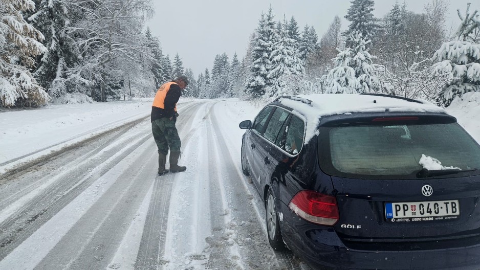 JAKO ZAHLEĐENJE SA KIŠOM STIŽE U SRBIJU Evo kada udara SNAŽAN CIKLON, biće i snega