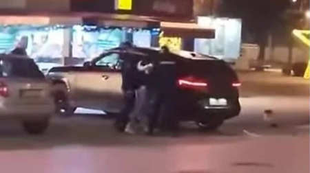 ŽENA PAJSEROM POKUŠALA DA UNIŠTI SKUPOCENI DŽIP! Drama u Petrovcu na Mlavi