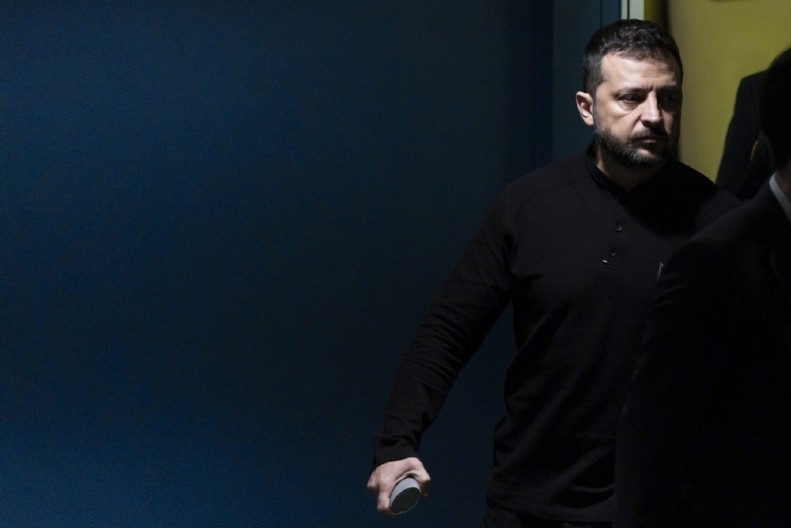 ZELENSKI OTVARA VRATA PAKLA ZA BOŽIĆ Sve je spremno za novu ofanzivu, čak i po cenu gubitka najvećih uporišta