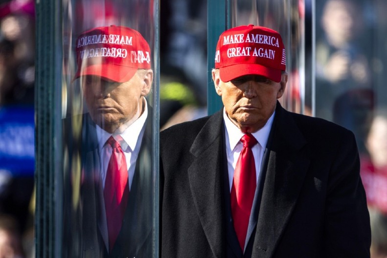 AMERIKA U ČUDU Nova frizura Donalda Trampa?