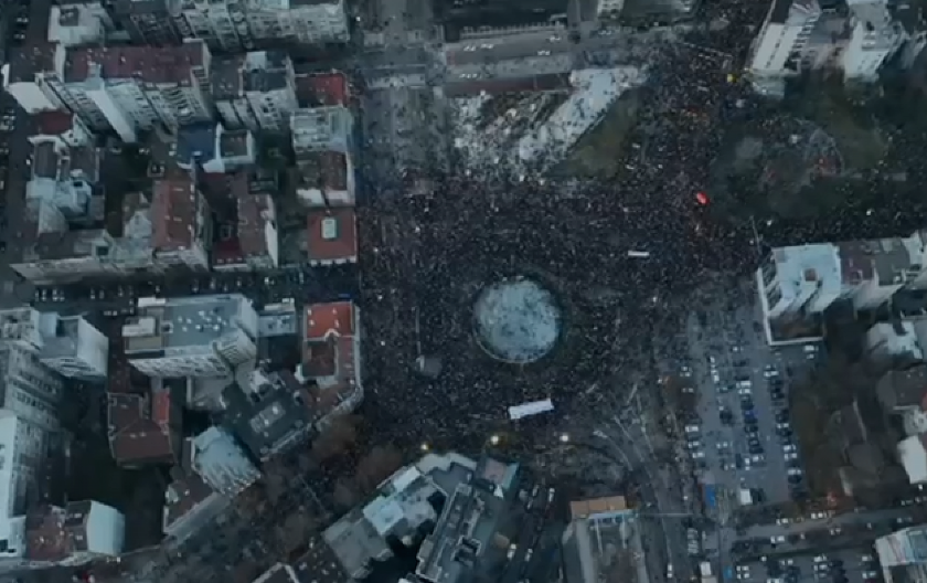 SNIMCI IZ DRONA! Evo koliko se opozicionara skupilo u 16 časova (VIDEO)