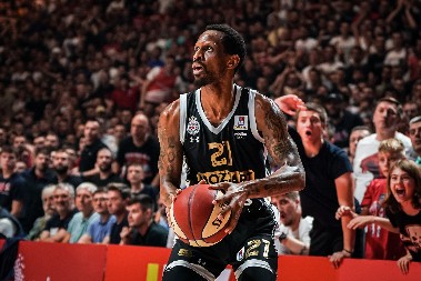 VELIKI POVRATAK DŽEJMSA NANELIJA Amerikanac najavio iznenađenje: "U utorak će biti sve jasno, igraću do 40. godine"