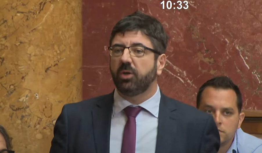 OPET SVAĐA MEĐU OPOZICIJOM! Podžapali se na društvenim mrežama (FOTO)