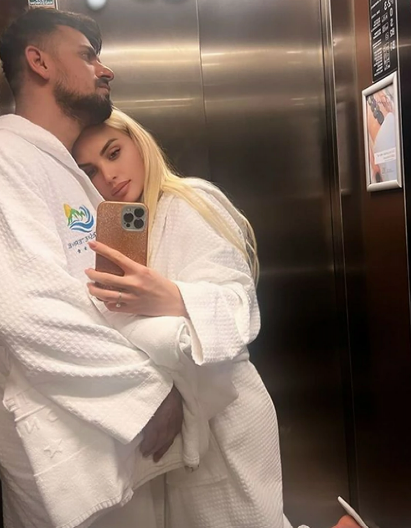 "ZAKLJUČAVALA NAS JE U PODRUM I TUKLA DO KRVI" Milica Kemez o teškom odrastanju, sa sestrom je promenila čak tri hraniteljske porodice!