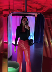 ANASTASIJA RAŽNATOVIĆ USIJALA MREŽE! Pripijen bodi uz telo, a dole kožne crvene pantalone (VIDEO)