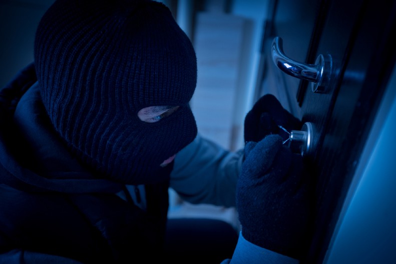 SRBIN OBIO POŠTU NA ŽABLJAKU Evo koliko para je ukrao, oglasila se policija