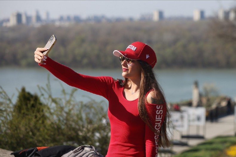 PREMA JEDNOM KLUBU IMA POSEBNE SIMPATIJE Evo za koga u Srbiji navija atraktivna rumunska teniserka Andrea Prisikarju (FOTO)