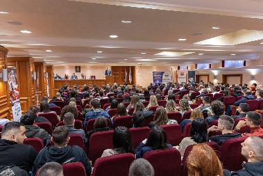 STUDENTI TRAŽE IZLAZ: Plenumi su teror manjine