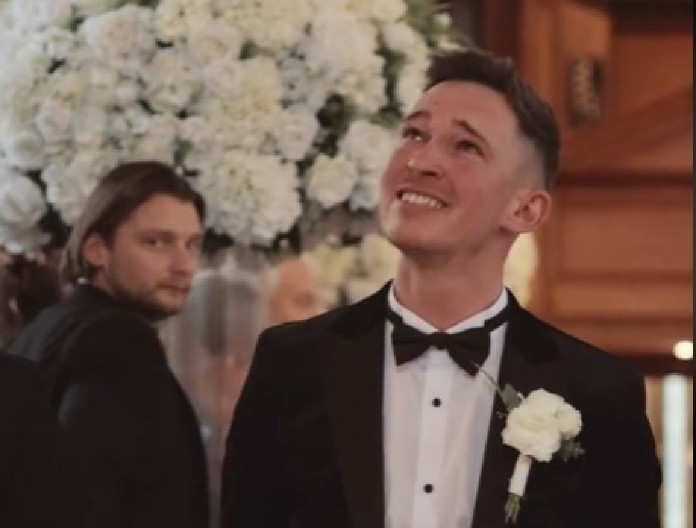 MLADOŽENJA NIJE MOGAO DA DOĐE SEBI Na ove emotivne reči se rasplakao kao kiša, usred crkve ga je slomilo! (VIDEO)