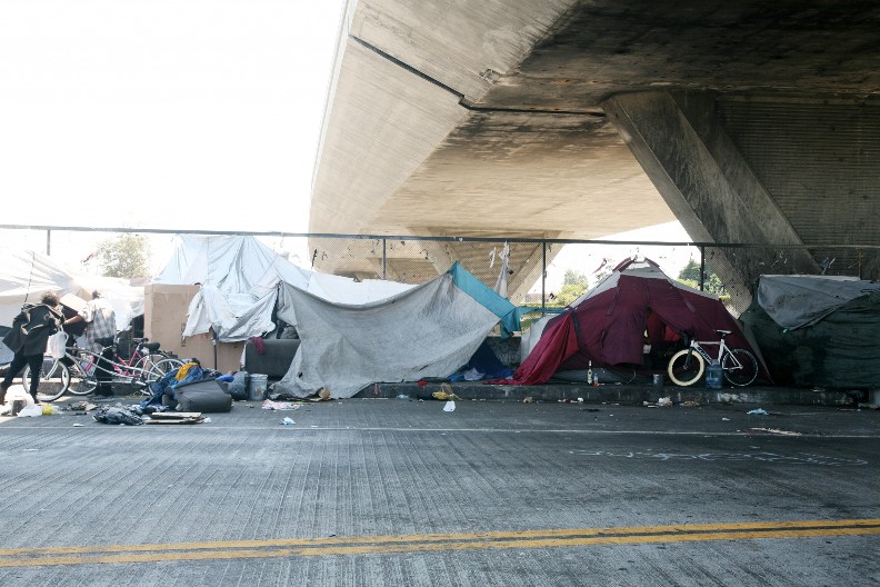 NAKON SMRTI RODITELJA ZAVRŠIO KAO BESKUĆNIK Dečak gledao kako mu majka umire nasred ulice, pa doživeo tragičnu sudbinu