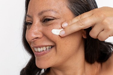 ZABORAVITE NA SKUPE KREME Operite lice ovim začinom i recite zbogom borama