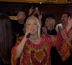 VESNA ZMIJANAC NAPRAVILA HAOS U CENTRU PRESTONICE Nezapamćeni doček srpske Nove godine!