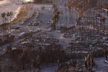 SAD SE PRIPREMA ZA NAJMRAČNIJI ISHOD POŽARA U ''GRADU ANĐELA'': Opasnost je ekstremna, čeka se CRVENI ALARM (FOTO/VIDEO)