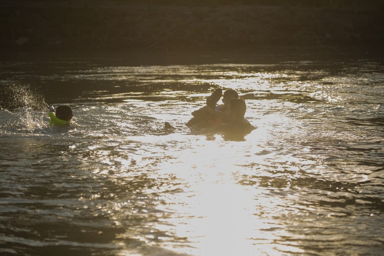 NASTAVLJA SE POTRAGA ZA TELOM DEVOJČICE (3): Ne zna se da li se devojčica udavila ili ju je majka prethodno USMRTILA