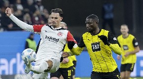 "MILIONERE" DRMA OZBILJNA KRIZA Ajntraht rutinski protiv Dortmunda