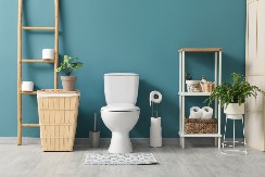 MIRA JE STAVILA JE PENU ZA BRIJANJE NA METLU I ODUŠEVILA SE! Sve blista, a čišćenje nikada nije bilo lakše i brže!