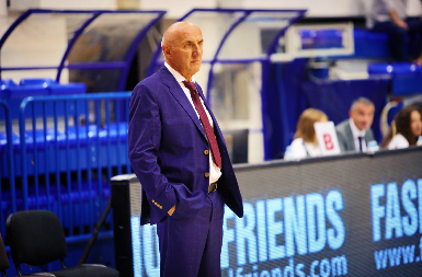 PAVIĆEVIĆEVA ODA SFEROPULOSU: Gospodsko ponašanje za primer mladim trenerima