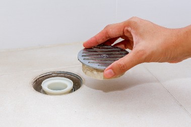 SIPAJTE SMESU OD OVA 2 SASTOJKA U SLIVNIK Potrebno je samo 5 minuta da skroz uklonite neprijatan miris