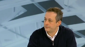 SRAM VAS BILO! Predstavljaju ga kao prosvetnog sindikalca a zapravo je funkcioner opozicione stranke koji ZLOUPOTREBLJAVA DEČICU! (VIDEO)