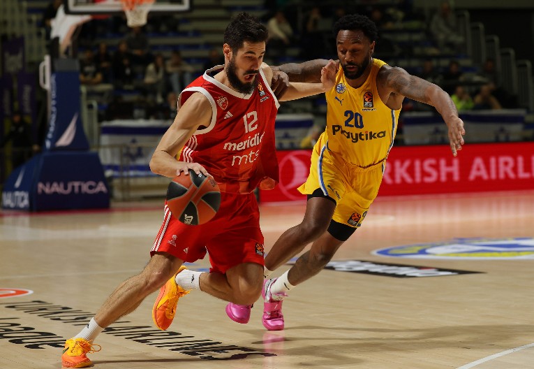 PORAZ KOJI BI MOGAO MNOGO DA BOLI Zvezda očajno odigrala, Makabi ih kaznio i napravio problem pred nastavak borbe za plej-of