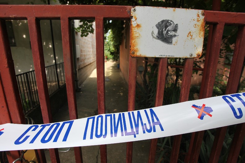 MALO POPILA, PA PRED DECOM PRETUKLA SUPRUGA Reagovala policija zbog nasilja u porodici u Zemunu