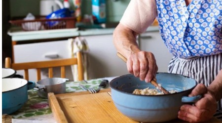 SPREMITE BRZ I UKUSAN DORUČAK IZ RERNE Dovoljno samo nekoliko sastojaka, recept ne može biti jednostavniji