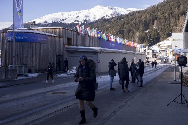 "SLAVE BUDUĆE MASOVNE SMRTI" Eskort dama otkrila šta ultra bogati pričaju iza zatvorenih vrata u Davosu: Znaju da je svet osuđen na propast