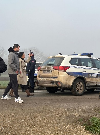 SKLONITE STUDENTE, STIGLI PROFESIONALCI Evo ko blokira Temerinski most! Marinika kolovođa, opkolili je jurišnici opozicije