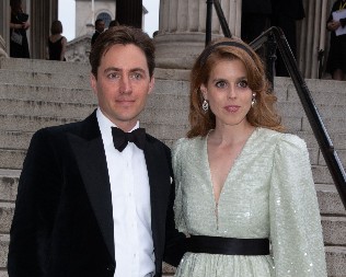 PORODILA SE PRINCEZA BEATRIS Bratanična kralja Čarlsa dočekala drugo dete, a ovim gestom je odala počast preminuloj baki