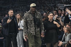 MALO NBA ŠMEKA U ARENI Adetokumbo na večitom derbiju!