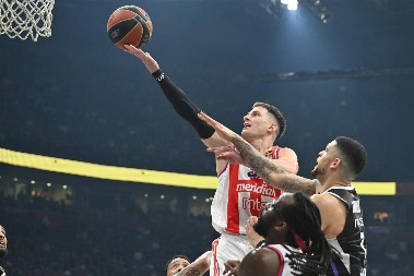 EVROLIGA OBJAVILA NESTVARAN SNIMAK POSLE DERBIJA Nedović u glavnoj ulozi: Dohvatio mikrofon, pa ovim potezom razbesneo "grobare" (VIDEO)