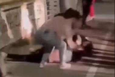 PEVAČICE SE POTUKLE NASRED ULICE Totalni haos, komšinica otkrila sve detalje šokantnog događaja!