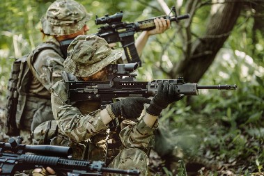 BRITANSKI VOJNIK ODAVAO POVERLJIVE INFORMACIJE IRANU! Drakonski kažnjen zbog špijunaže