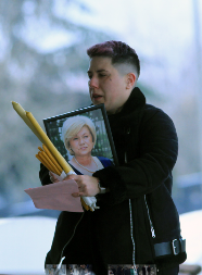 NE MOŽE VIŠE DA IZDRŽI NAKON MAJČINE SMRTI! Matora se direktno obratila Stefani, njena poruka reže poput žileta! (FOTO)