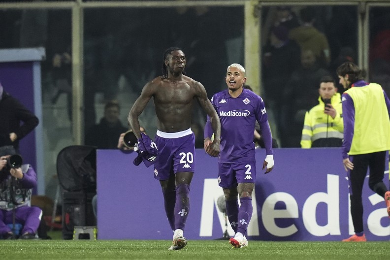 IZ FIRENCE POSLALI SIGNALE NAPULJU I LIGI ŠAMPIONA Fjorentina razbila Inter i krenula ka Evropi, Napoli se raduje sa vrha tabele