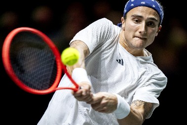 KVALIFIKANT ČINI ČUDA U ROTERDAMU Najpre srušio Medvedeva, a sada je razbio Cicipasa i prošao u polufinale