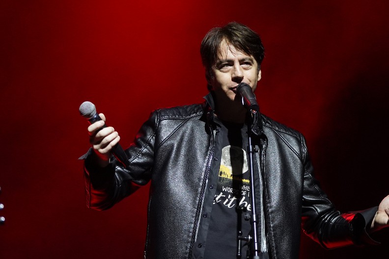 PEVAČ SE RAZVEO 4. PUT! "Svi koji ste predviđali neslavan kraj, uživajte u tome"