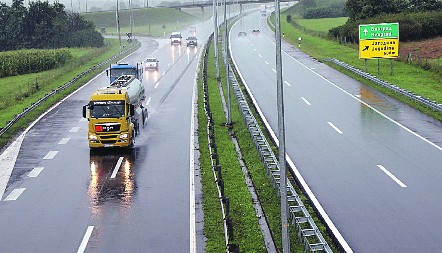 VAŽNO UPOZORENJE! Jak vetar otežava vožnju, na jednom graničnom prelazu se čeka sat vremena