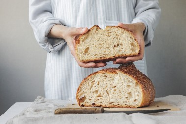 GDE DRŽITE HLEB U KUĆI? Popularan način čuvanja je zapravo najgori mogući