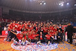ZVEZDINA PETICA U KUPU RADIVOJA KORAĆA Crveno-beli posle neviđene drame srušili Partizan i osvojili prvi trofej u sezoni