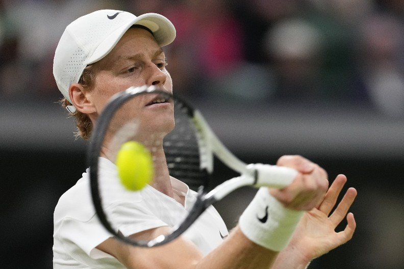 "KAKVA SPRDNJA" Vređao Đokovića, a sada žestoko udario na Sinera