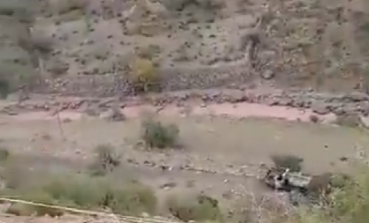 STRAVIČNI SNIMCI TEŠKE NESREĆE, AUTOBUS PAO NIZ PROVALIJU Više od 30 ljudi izgubilo život u opštini Jokala (FOTO)