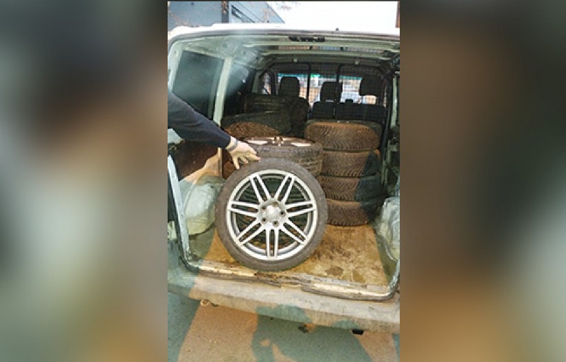 DOLIJALI ORGANIZOVANI LOPOVI Na Voždovcu skidali gume sa felnama, posle hapšenja pisana im prijava u redovnom postupku