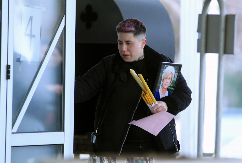 ISKAŠLJAVALA JE KRV, DOKTOR JOJ SAOPŠTIO STRAŠNE VESTI Matora se guši u suzama zbog majke, otkrila šta se dogodilo neposredno pred smrt!